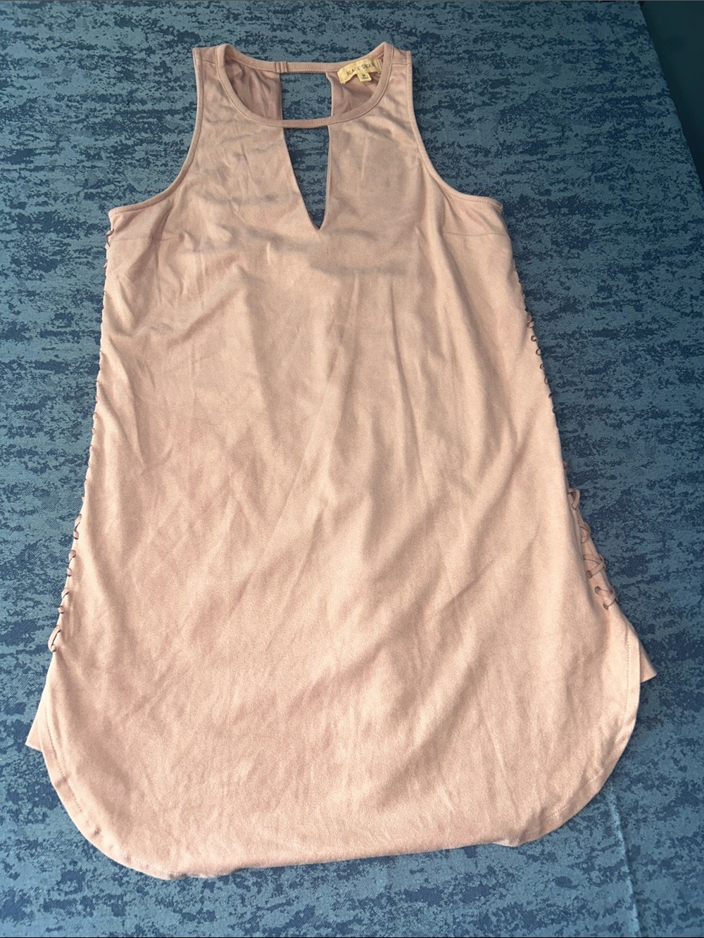Black Swan Dusty Rose Sleeveless Keyhole Tunic
